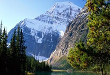 西甲第轮裁判：富尔特斯执法皇马，桑塔纳执法巴萨.